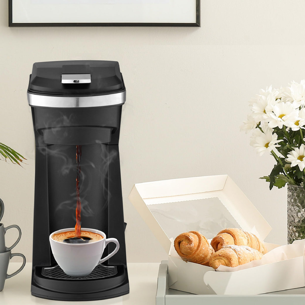Single Serve Coffee Maker with Water Reservoir U528